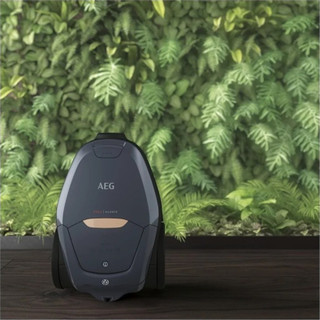 جاروبرقی آاگ مدل VX82-1-5DB